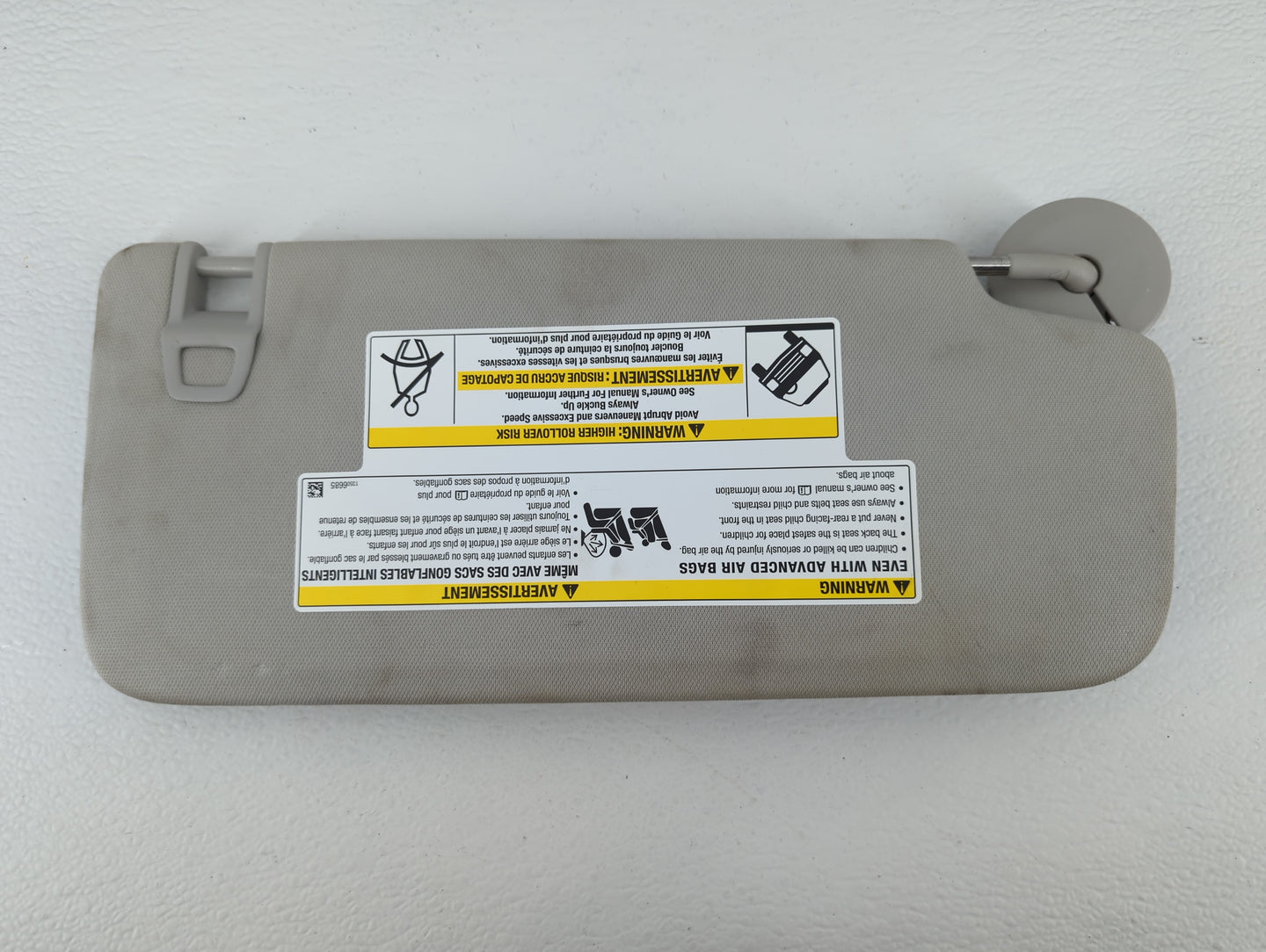 2021-2022 Chevrolet Trailblazer Sun Visor Shade Replacement Passenger Right Mirror Fits Fits 2021 2022 OEM Used Auto Parts -