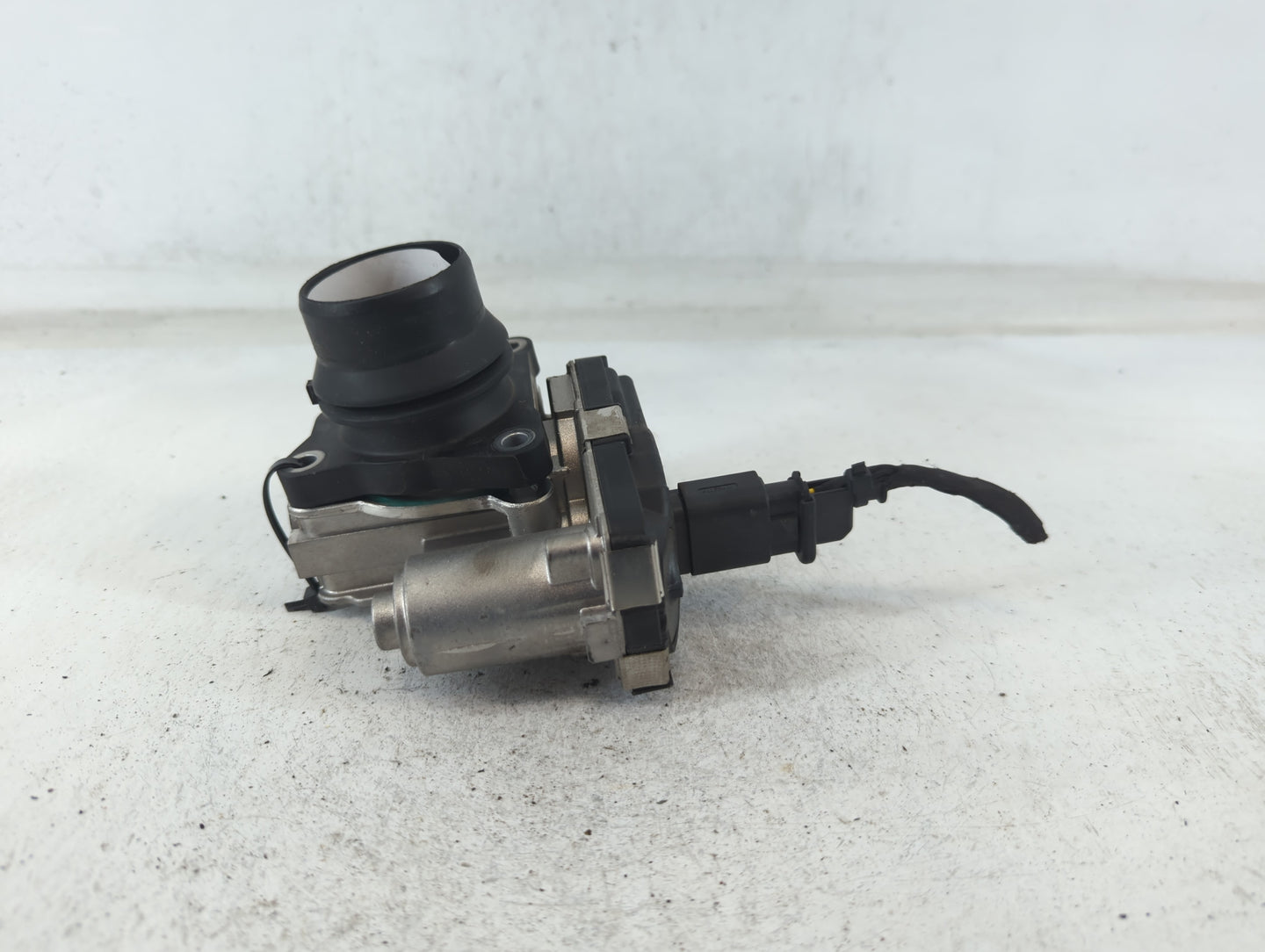 2021-2022 Chevrolet Trailblazer Throttle Body P/N:55510678 Fits Fits 2021 2022 OEM Used Auto Parts - Oemusedautoparts1.com