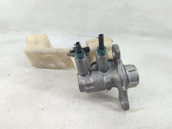 compare product 2018-2022 Chevrolet Traverse Brake Master Cylinder 1198898