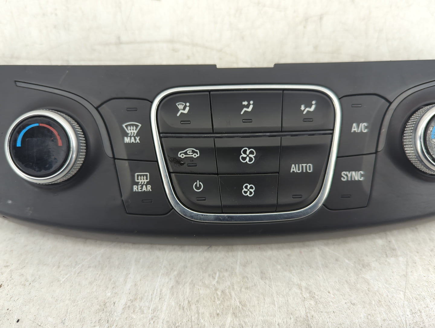 2022 Chevrolet Traverse Climate Control Module Temperature AC/Heater Replacement P/N:85129657 Fits OEM Used Auto Parts - Oem