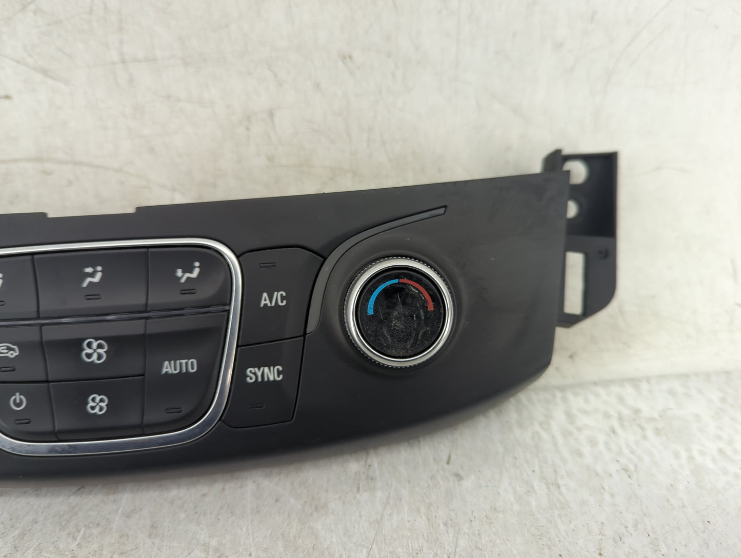 2022 Chevrolet Traverse Climate Control Module Temperature AC/Heater Replacement P/N:85129657 Fits OEM Used Auto Parts - Oem