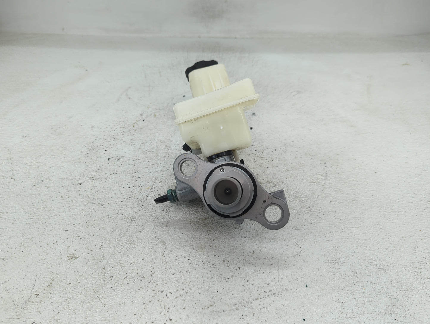 2018-2022 Chevrolet Traverse Brake Master Cylinder - Oemusedautoparts1.com