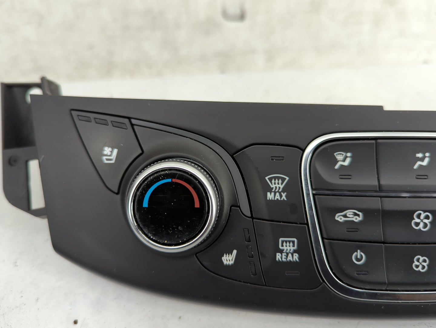 2022 Chevrolet Traverse Climate Control Module Temperature AC/Heater Replacement P/N:85129659 Fits OEM Used Auto Parts - Oem