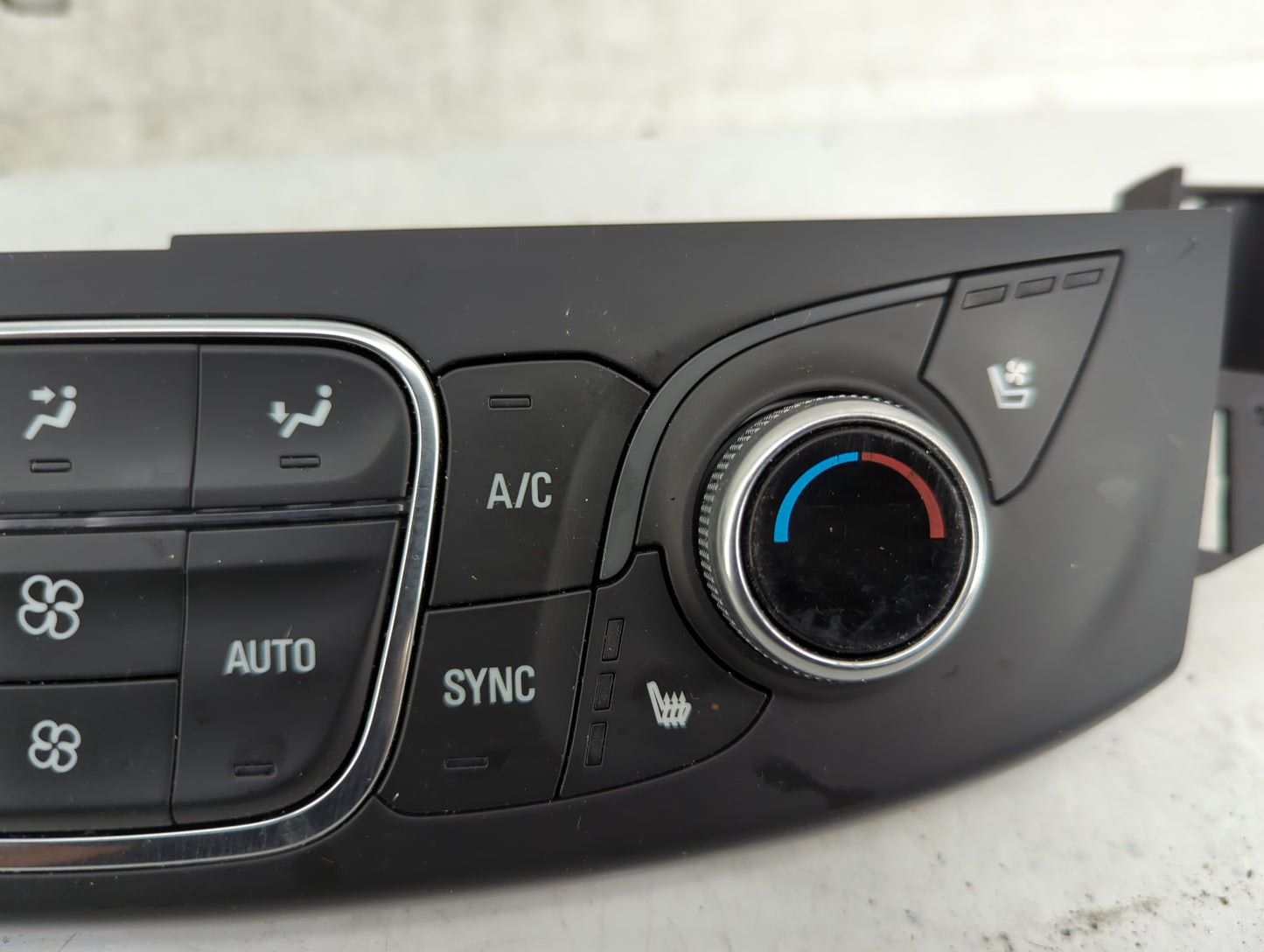 2022 Chevrolet Traverse Climate Control Module Temperature AC/Heater Replacement P/N:85129659 Fits OEM Used Auto Parts - Oem
