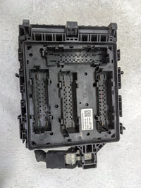 2022 Chevrolet Traverse Fusebox Fuse Box Panel Relay Module P/N:85140176 22133 0850, 812914718 Fits OEM Used Auto Parts - Oe
