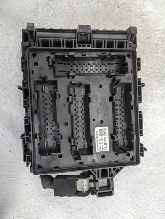 compare product 2022 Chevrolet Traverse Fusebox Fuse Box Panel Relay Module P/N:85140176 22133 0850, 812914718 Fits OEM Used Auto Parts