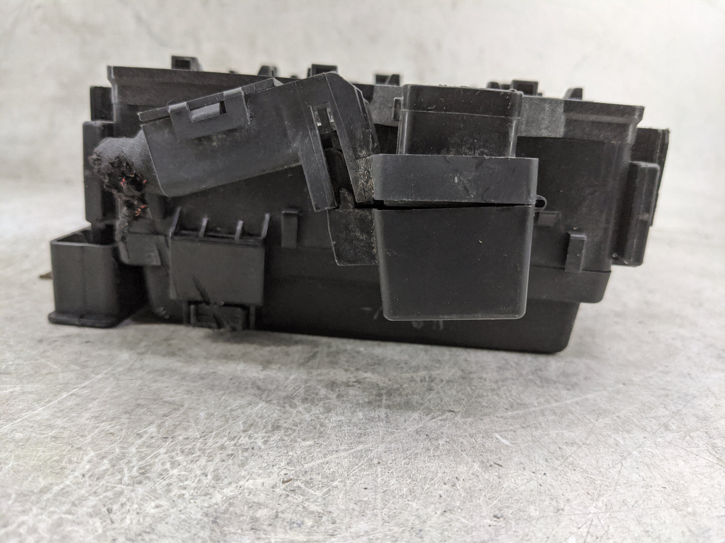 2022 Chevrolet Traverse Fusebox Fuse Box Panel Relay Module P/N:85140176 22133 0850, 812914718 Fits OEM Used Auto Parts - Oe