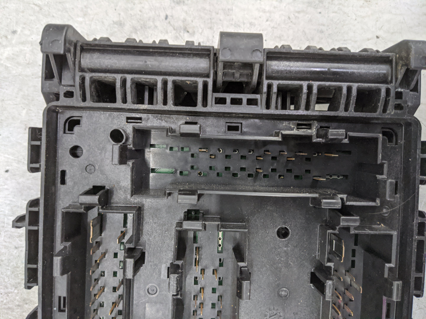 2022 Chevrolet Traverse Fusebox Fuse Box Panel Relay Module P/N:85140176 22133 0850, 812914718 Fits OEM Used Auto Parts - Oe