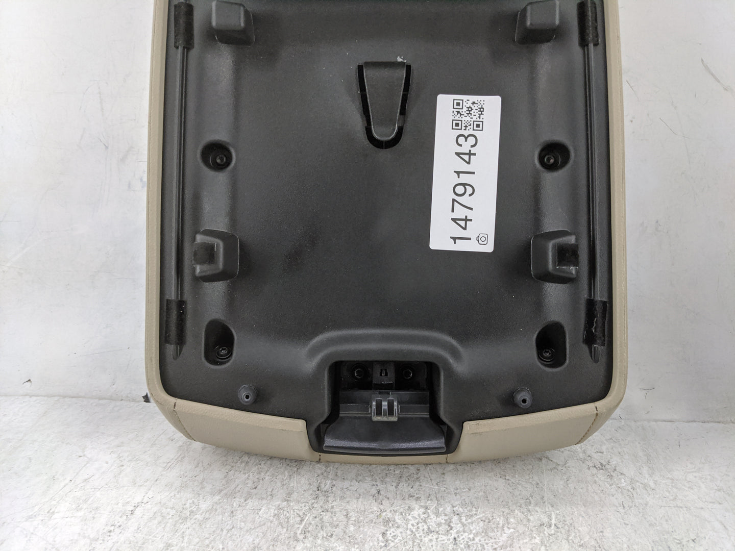 2022 Chevrolet Traverse Center Console Armrest Cover Lid Fits OEM Used Auto Parts - Oemusedautoparts1.com
