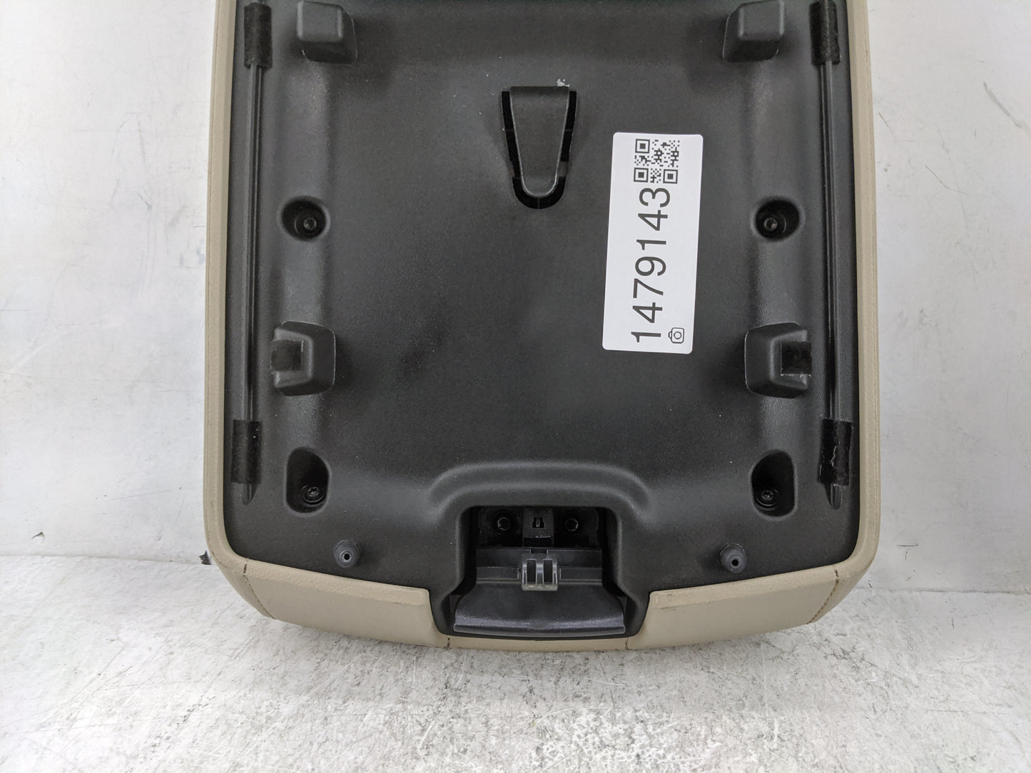 2022 Chevrolet Traverse Center Console Armrest Cover Lid Fits OEM Used Auto Parts - Oemusedautoparts1.com