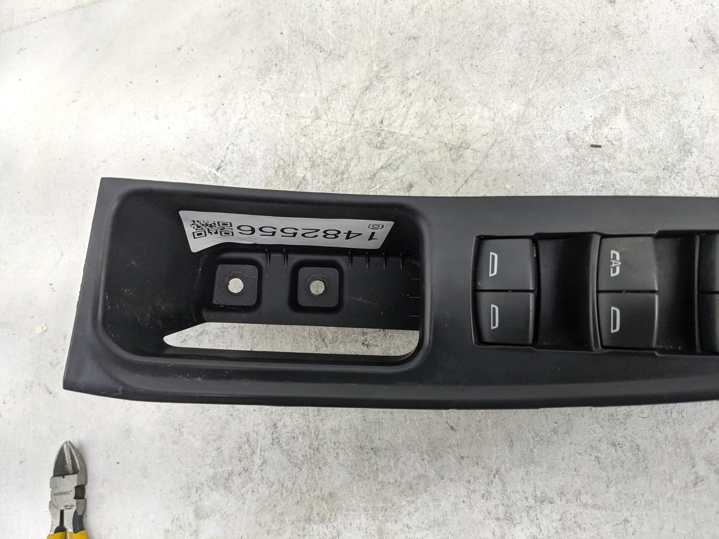 2022 Chevrolet Traverse Master Power Window Switch Replacement Driver Side Left P/N:84513462 D1A177A Fits Fits 2019 2020 202