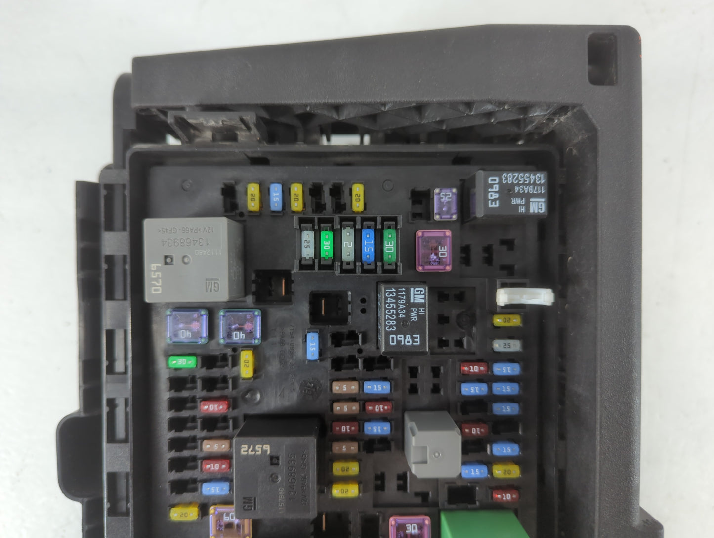 2022 Chevrolet Traverse Fusebox Fuse Box Panel Relay Module P/N:7171-4521-30 Fits OEM Used Auto Parts - Oemusedautoparts1.co