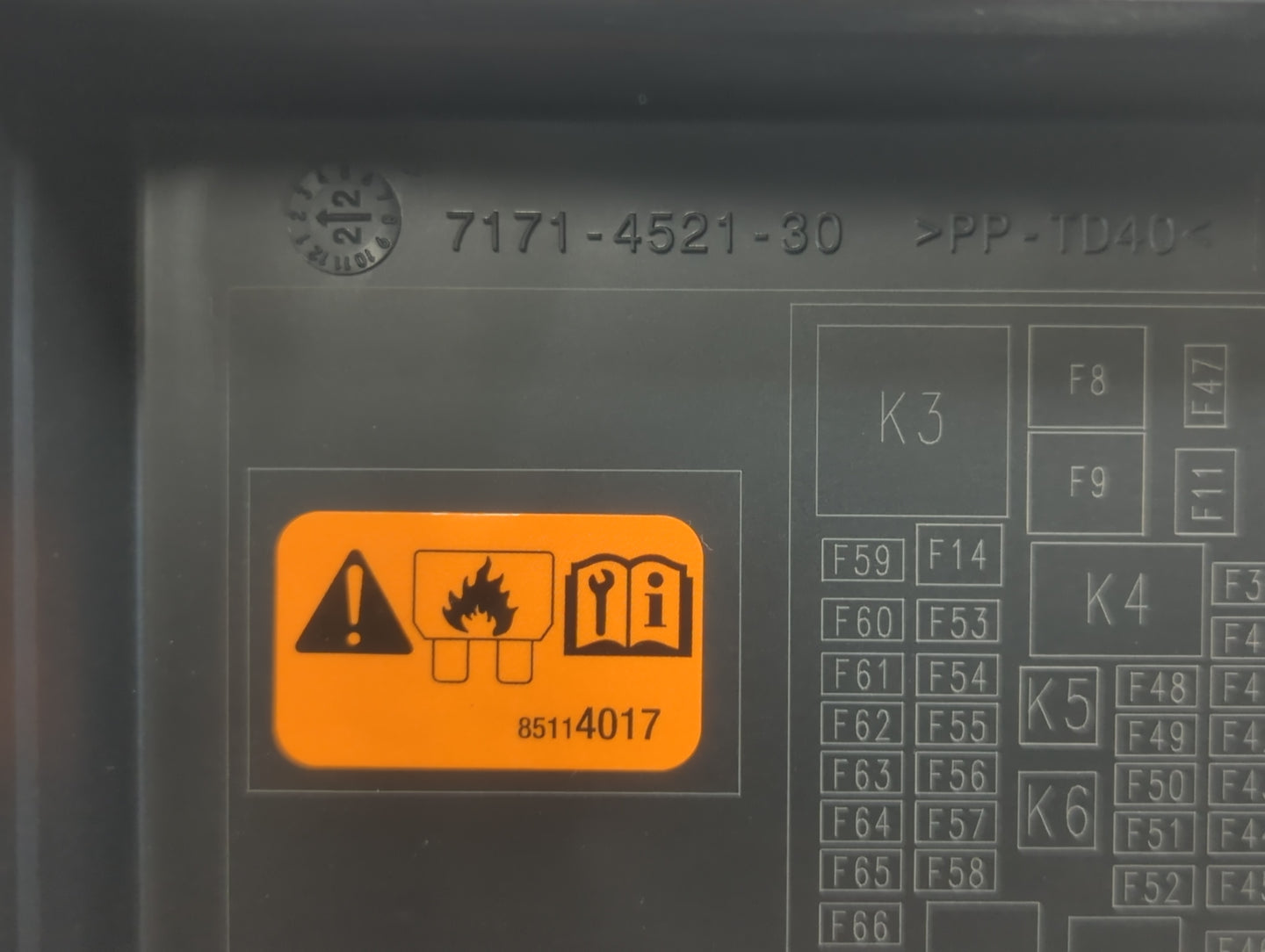 2022 Chevrolet Traverse Fusebox Fuse Box Panel Relay Module P/N:7171-4521-30 Fits OEM Used Auto Parts - Oemusedautoparts1.co
