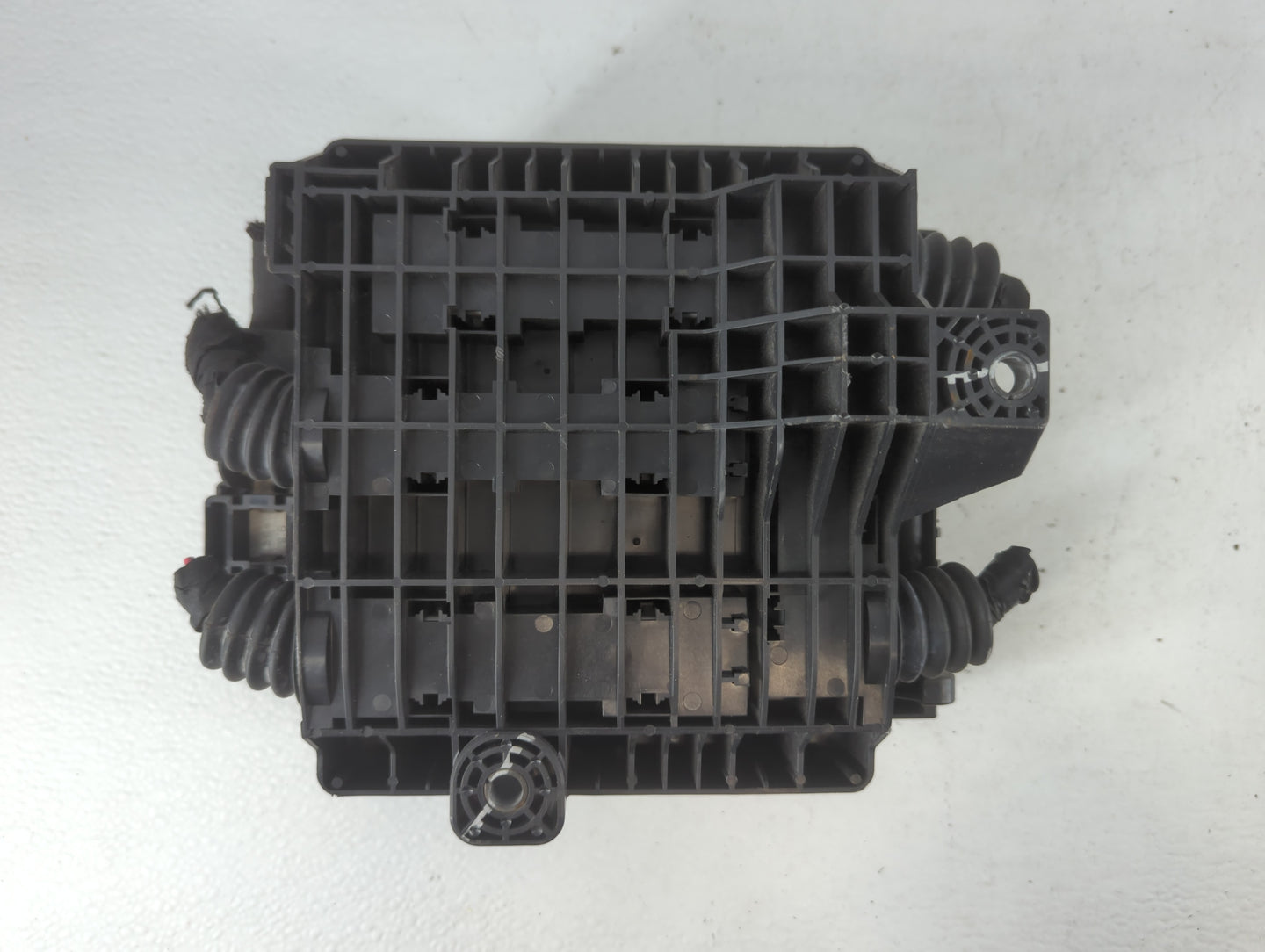 2022 Chevrolet Traverse Fusebox Fuse Box Panel Relay Module P/N:7171-4521-30 Fits OEM Used Auto Parts - Oemusedautoparts1.co