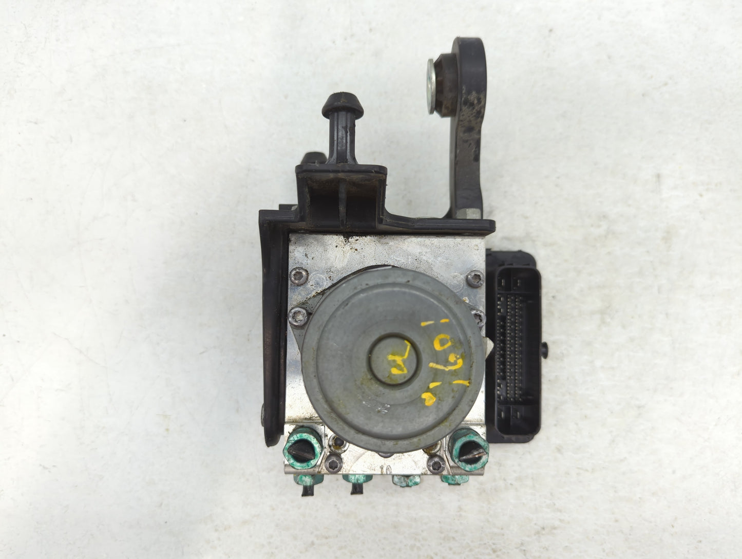2019-2022 Chevrolet Traverse ABS Pump Control Module Replacement P/N:35516088 Fits Fits 2019 2020 2021 2022 OEM Used Auto Pa