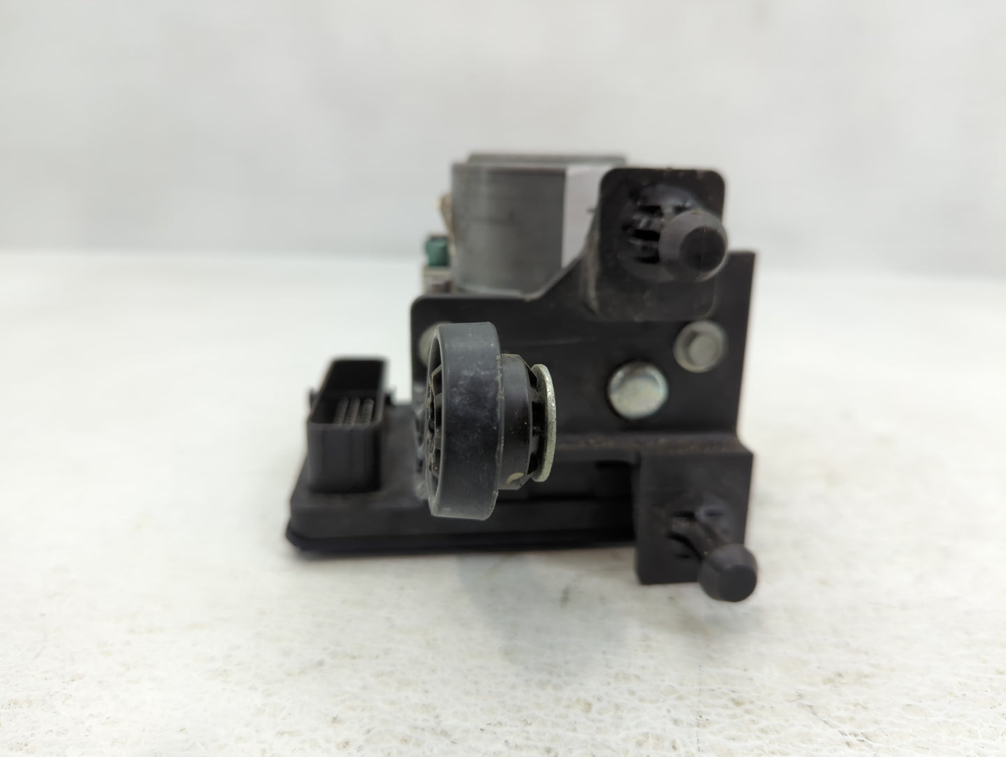 2019-2022 Chevrolet Traverse ABS Pump Control Module Replacement P/N:35516088 Fits Fits 2019 2020 2021 2022 OEM Used Auto Pa