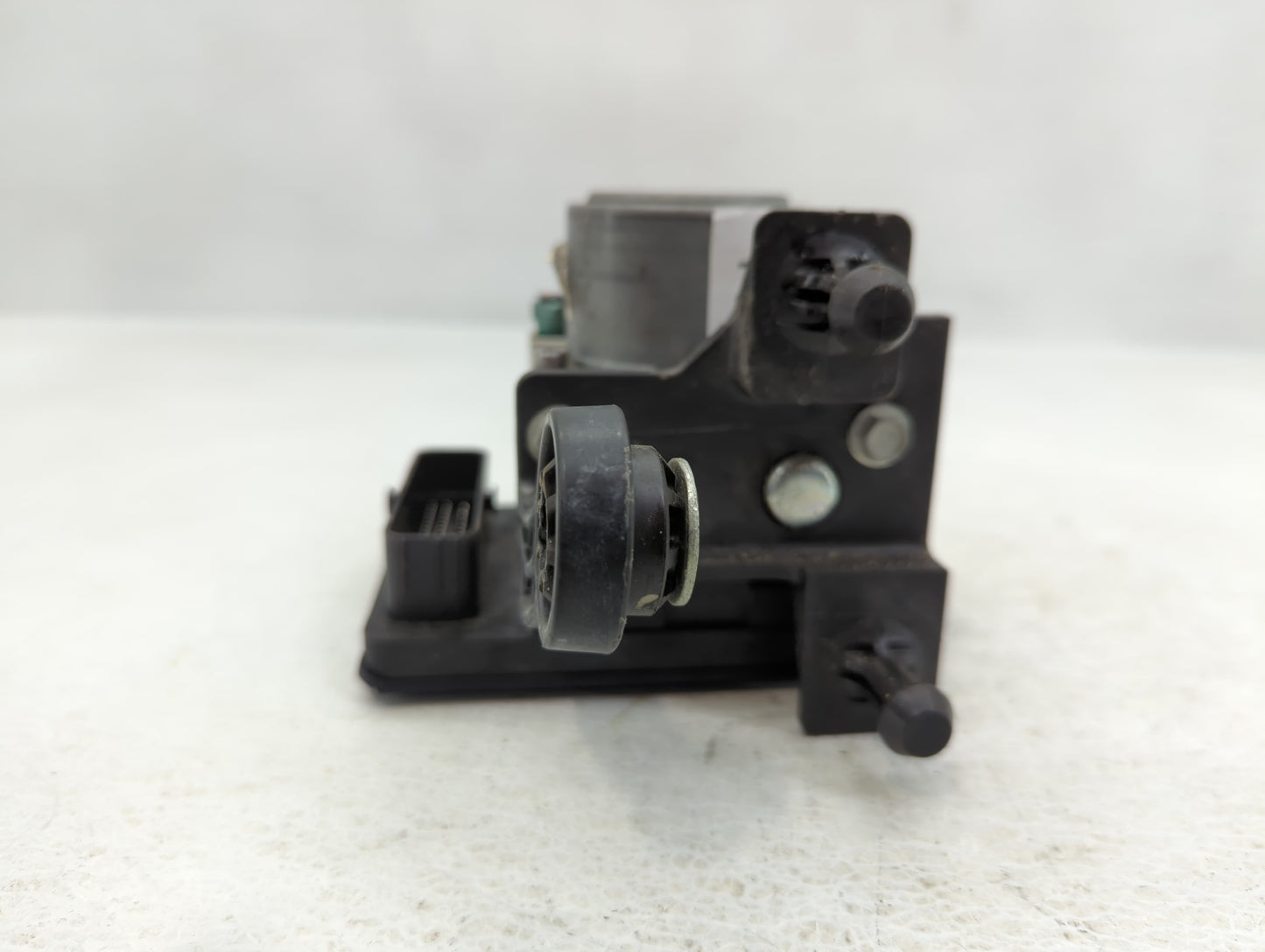 2019-2022 Chevrolet Traverse ABS Pump Control Module Replacement P/N:35516088 Fits Fits 2019 2020 2021 2022 OEM Used Auto Pa