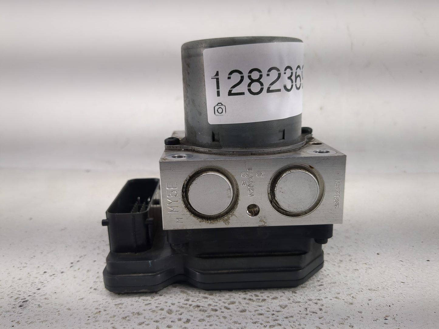 2017-2021 Chevrolet Trax ABS Pump Control Module Replacement P/N:42643519 Fits Fits 2017 2018 2019 2020 2021 OEM Used Auto P
