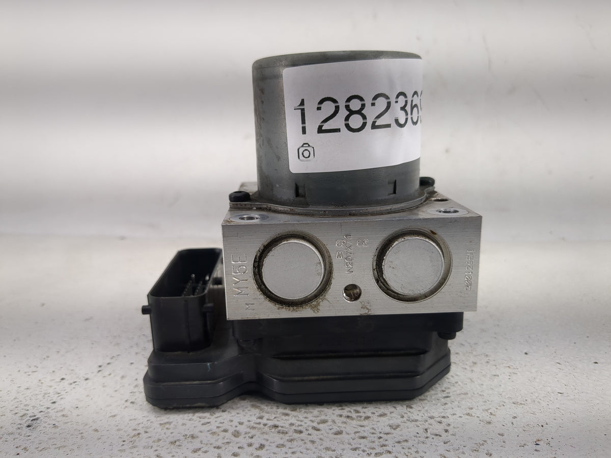 2017-2021 Chevrolet Trax Anti-Lock Brake ABS Pump Module Actuator OEM P/N:42643519 Fits Fits 2017 2018 2019 2020 2021 OEM Us