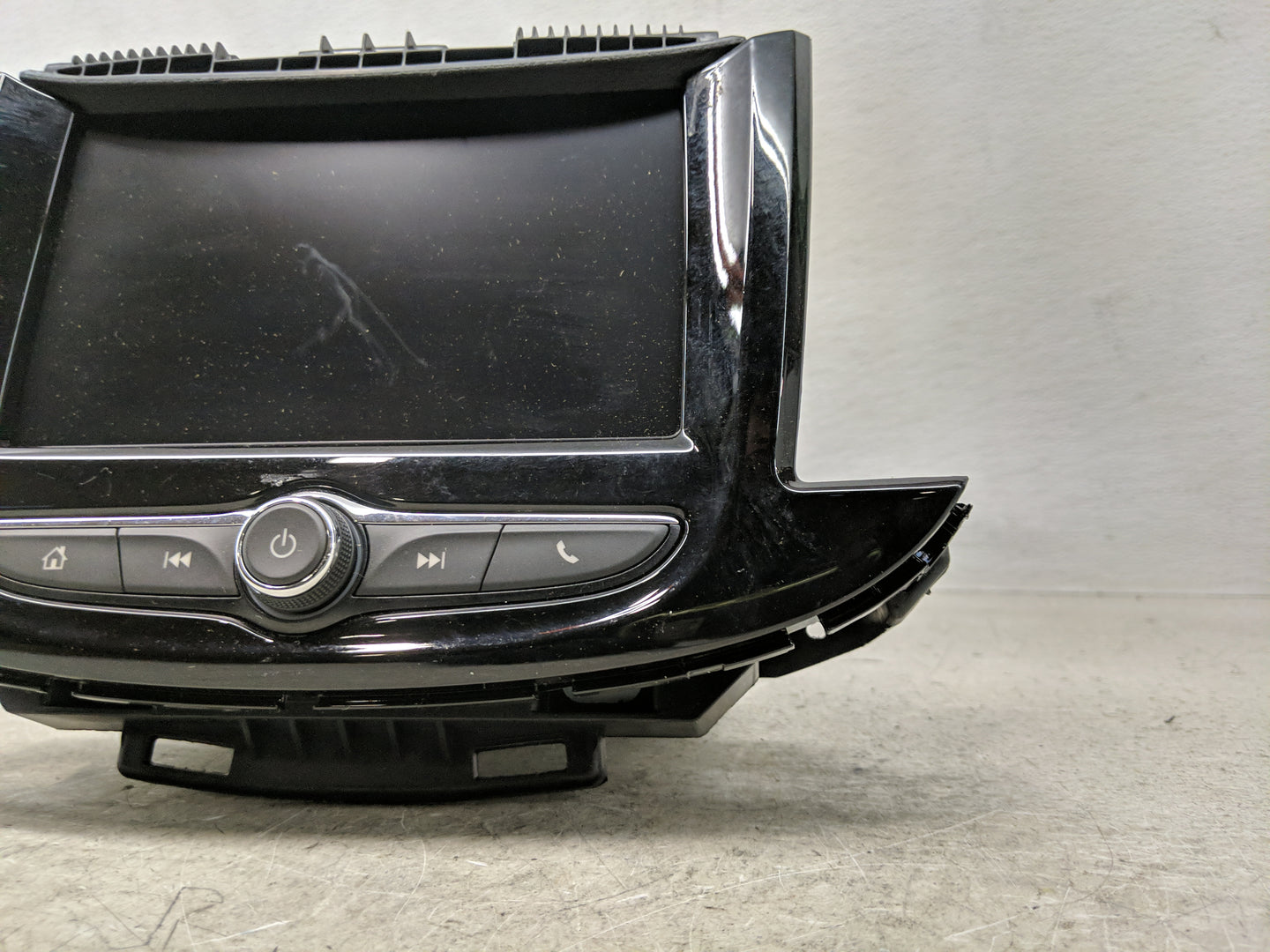 2021 Chevrolet Trax Radio AM FM Cd Player Receiver Replacement P/N:84988340 Fits OEM Used Auto Parts - Oemusedautoparts1.com
