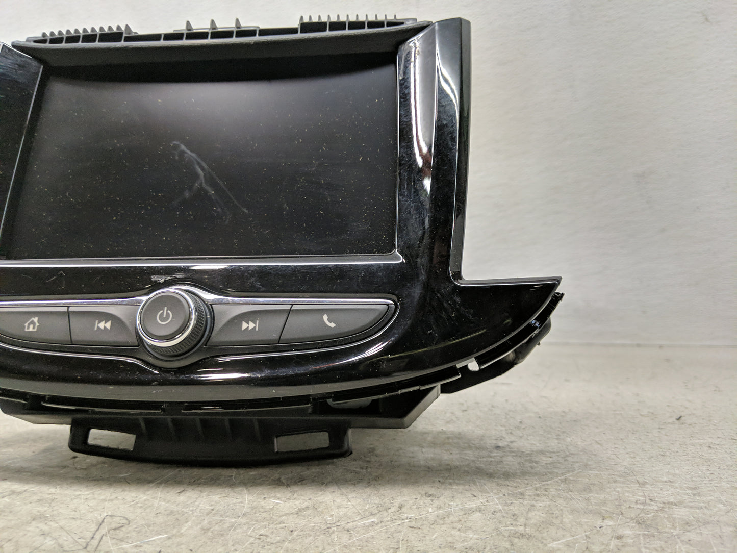 2021 Chevrolet Trax Radio AM FM Cd Player Receiver Replacement P/N:84988340 Fits OEM Used Auto Parts - Oemusedautoparts1.com