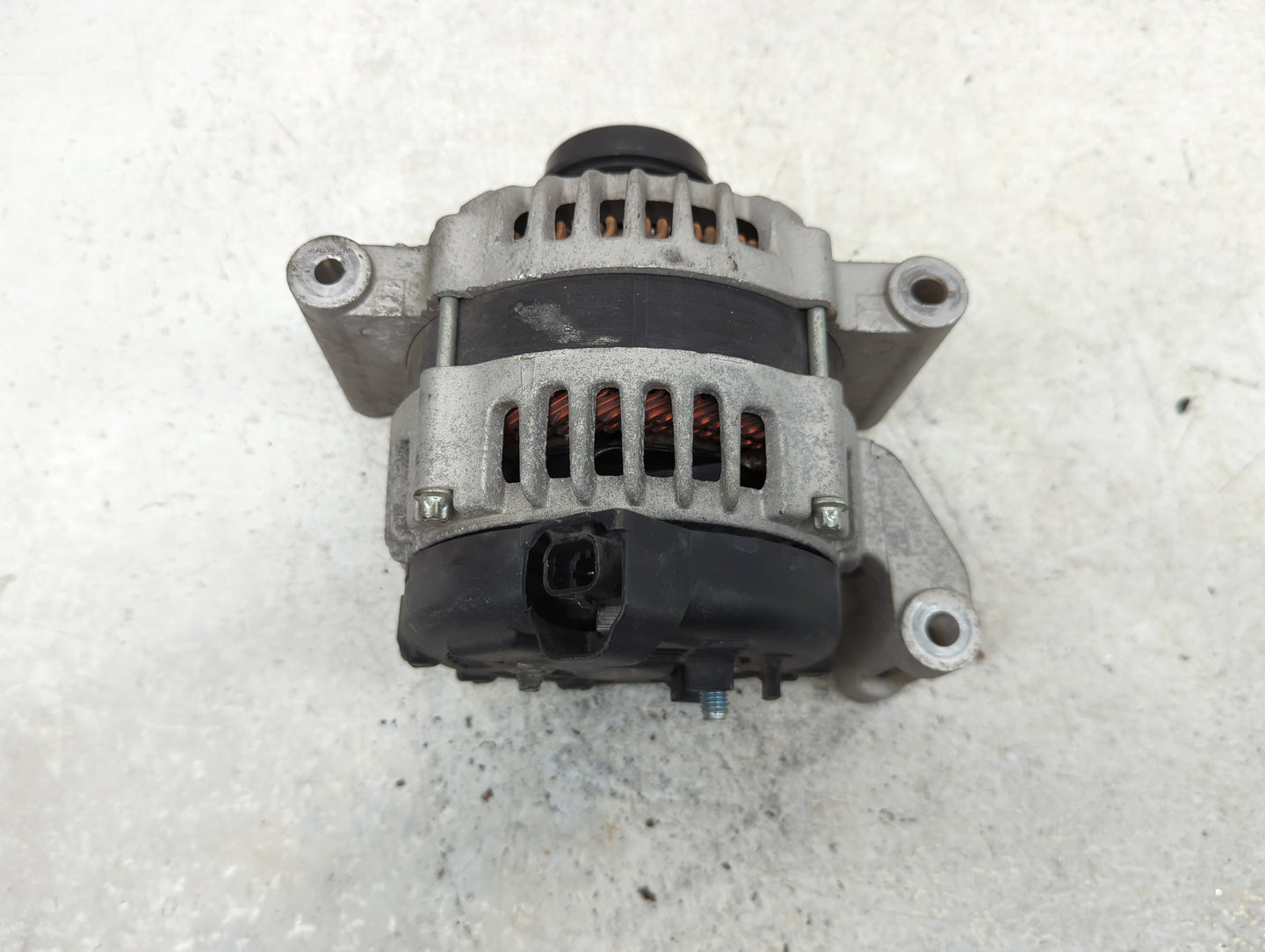 2021 Chevrolet Trax Alternator Replacement Generator Charging Assembly Engine OEM P/N:42609193 Fits Fits 2016 OEM Used Auto 