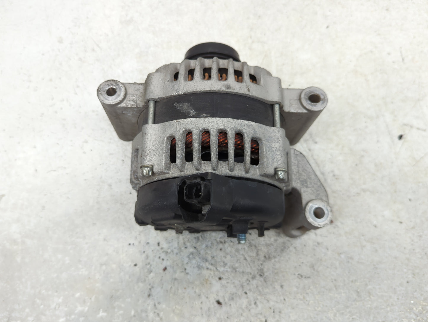 2021 Chevrolet Trax Alternator Replacement Generator Charging Assembly Engine OEM P/N:42609193 Fits Fits 2016 OEM Used Auto 