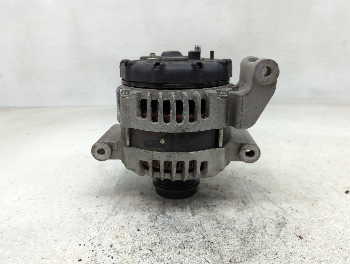 2021 Chevrolet Trax Alternator Replacement Generator Charging Assembly Engine OEM P/N:42609193 Fits Fits 2016 OEM Used Auto 