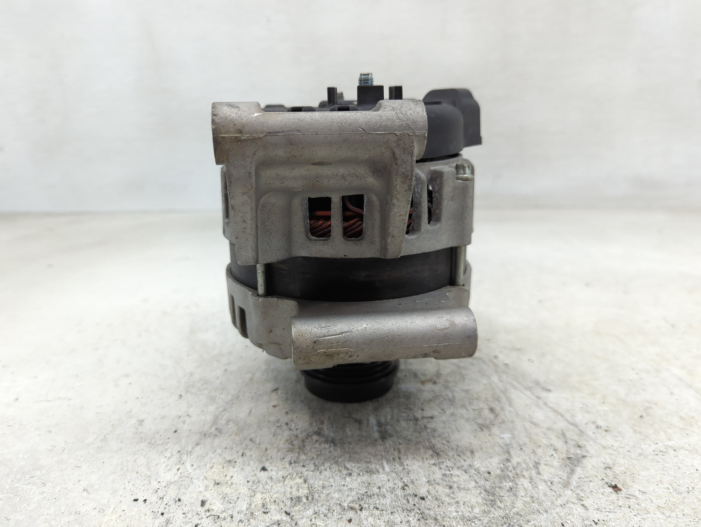 2021 Chevrolet Trax Alternator Replacement Generator Charging Assembly Engine OEM P/N:42609193 Fits Fits 2016 OEM Used Auto 