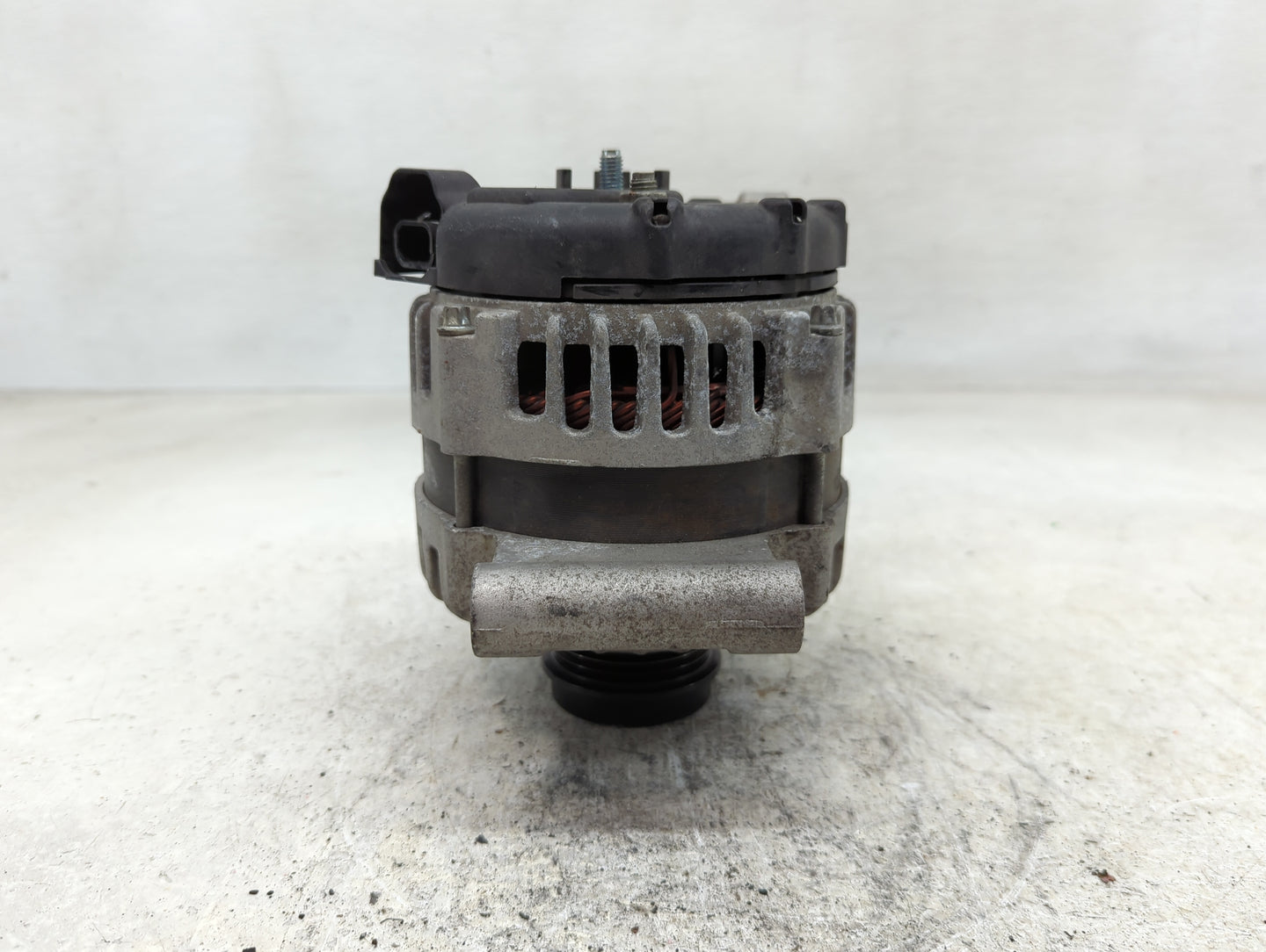 2021 Chevrolet Trax Alternator Replacement Generator Charging Assembly Engine OEM P/N:42609193 Fits Fits 2016 OEM Used Auto 