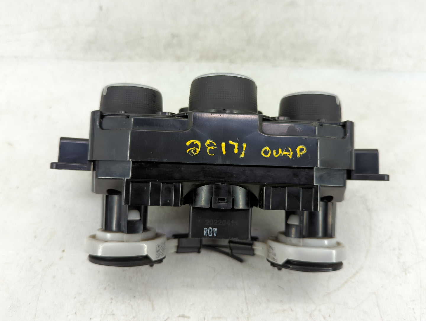 2022 Chevrolet Trax Climate Control Module Temperature AC/Heater Replacement Fits OEM Used Auto Parts - Oemusedautoparts1.co