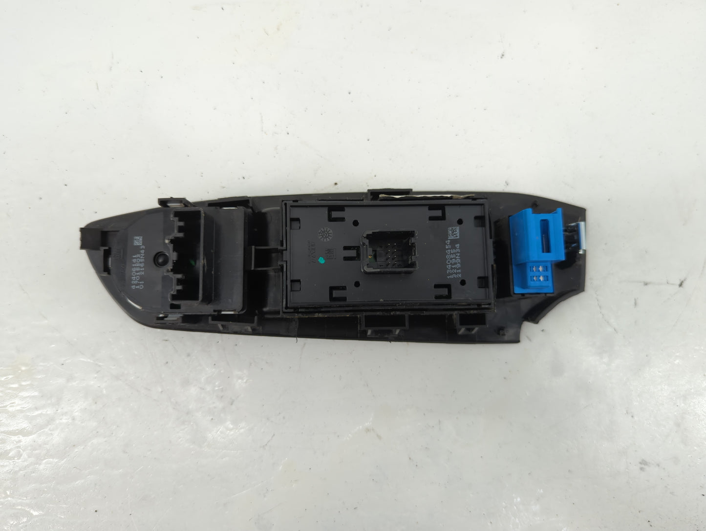 2022 Chevrolet Trax Master Power Window Switch Replacement Driver Side Left P/N:13408454 Fits OEM Used Auto Parts - Oemuseda