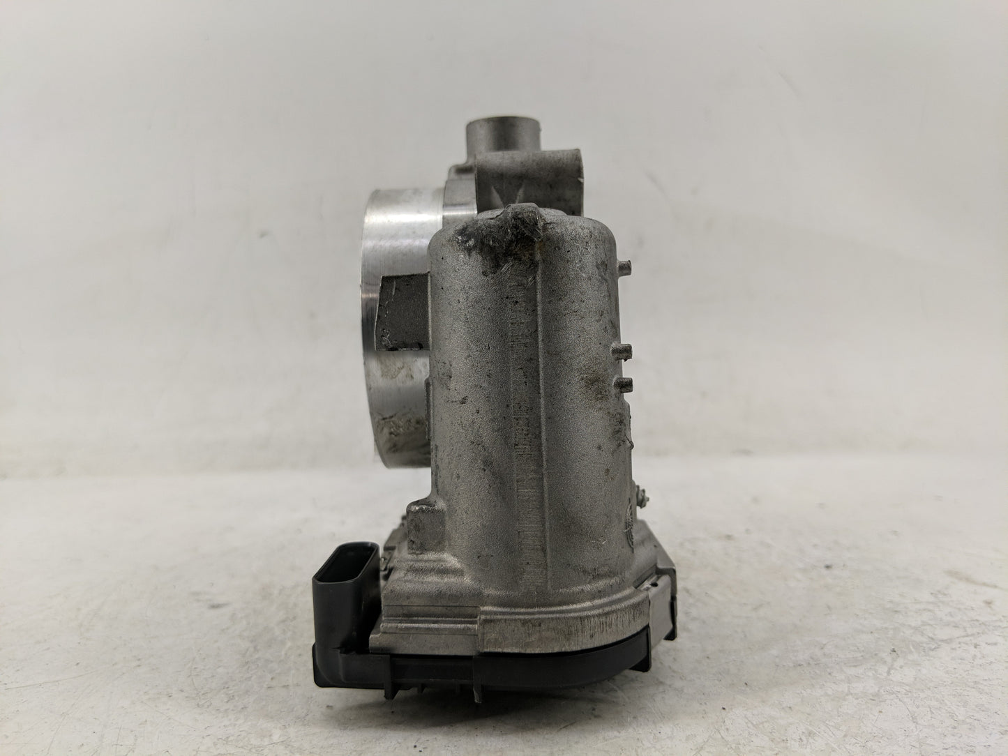 2011-2022 Chrysler 300 Throttle Body Fits Fits 2011 2012 2013 2014 2015 2016 2017 2018 2019 2020 2021 2022 OEM Used Auto Par