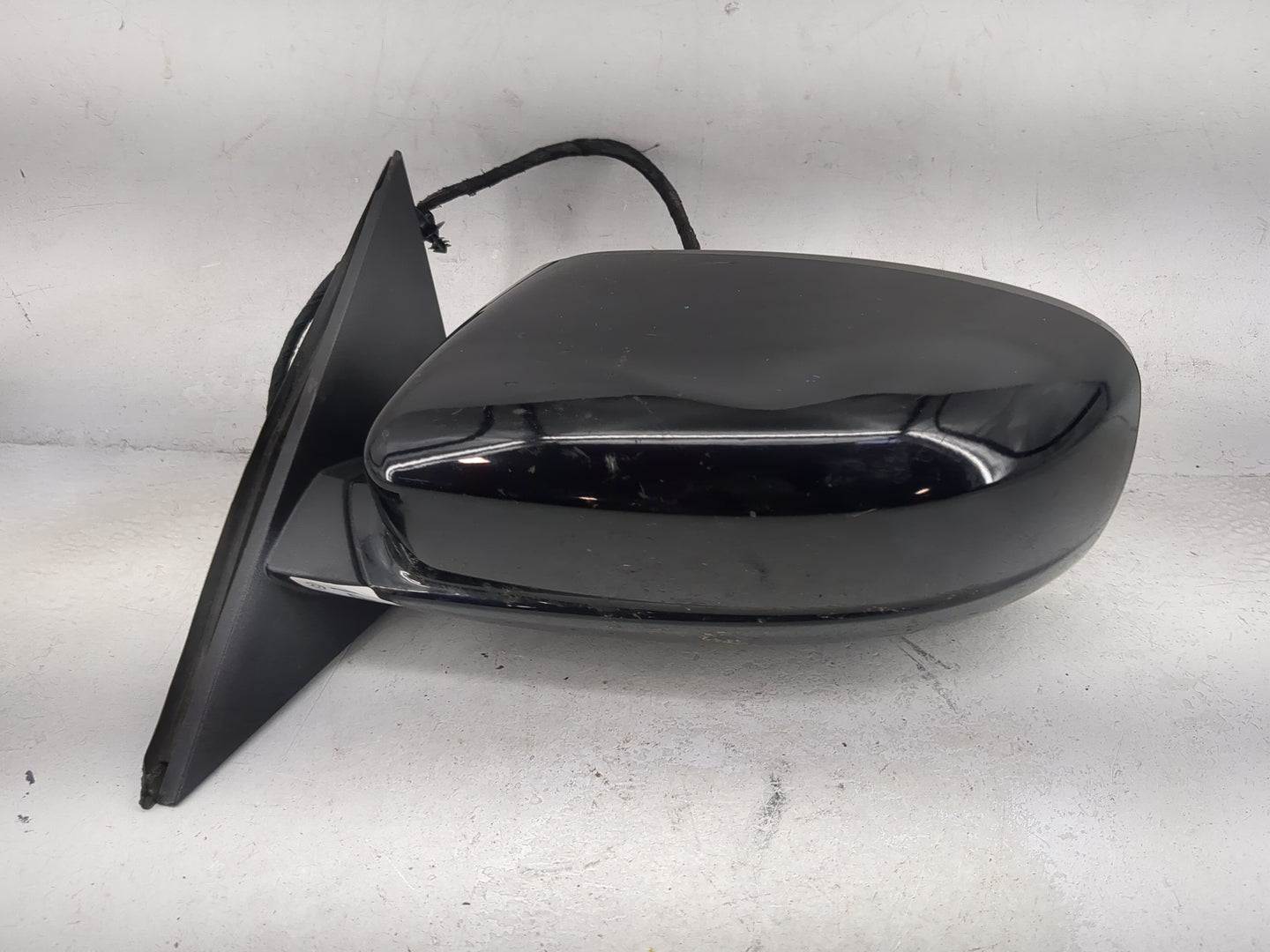 2015-2022 Chrysler 300 Driver Side View Mirror - Left Door Mirror OEM Used - Oemusedautoparts1.com