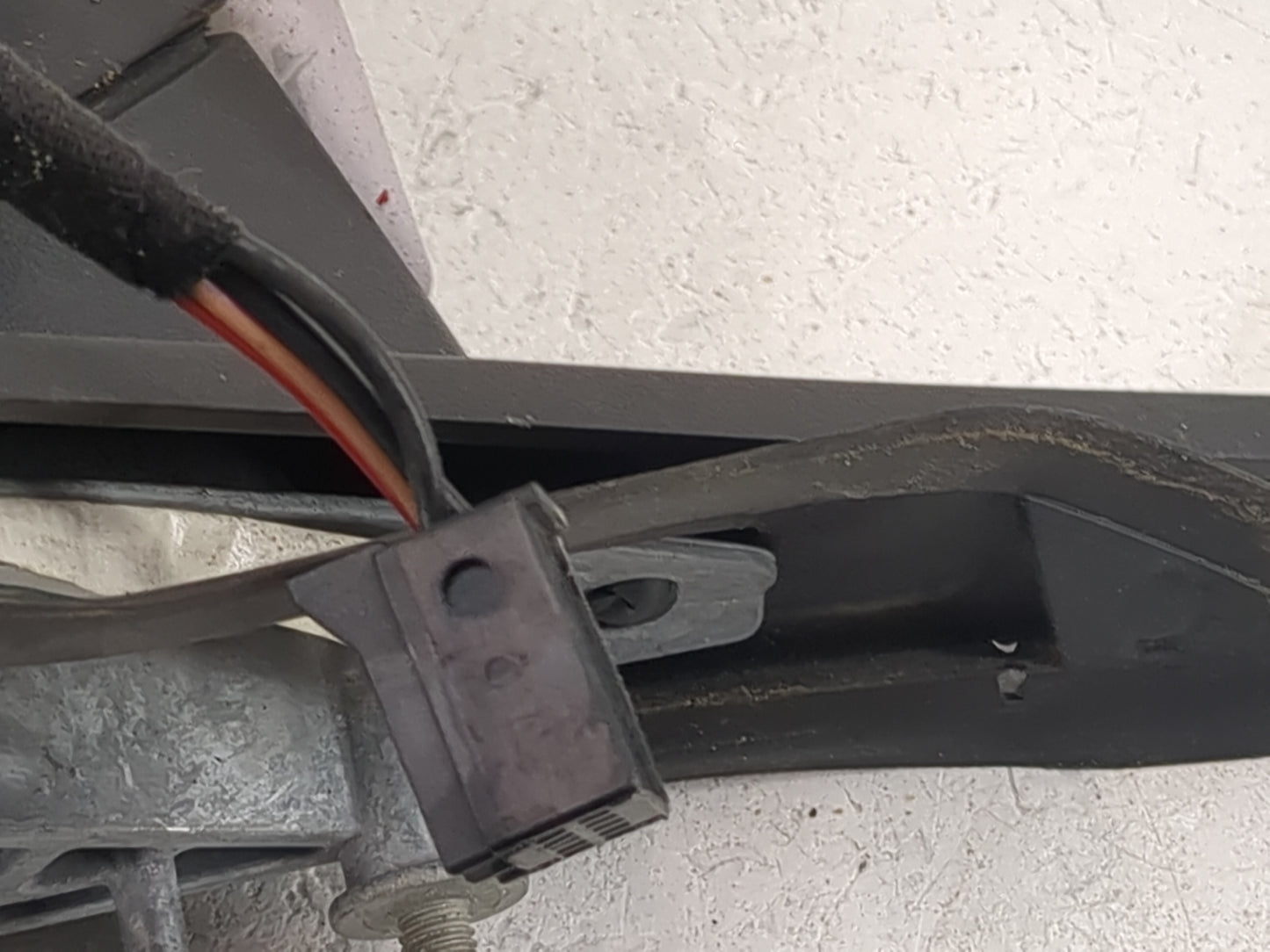2015-2022 Chrysler 300 Driver Side View Mirror - Left Door Mirror OEM Used - Oemusedautoparts1.com