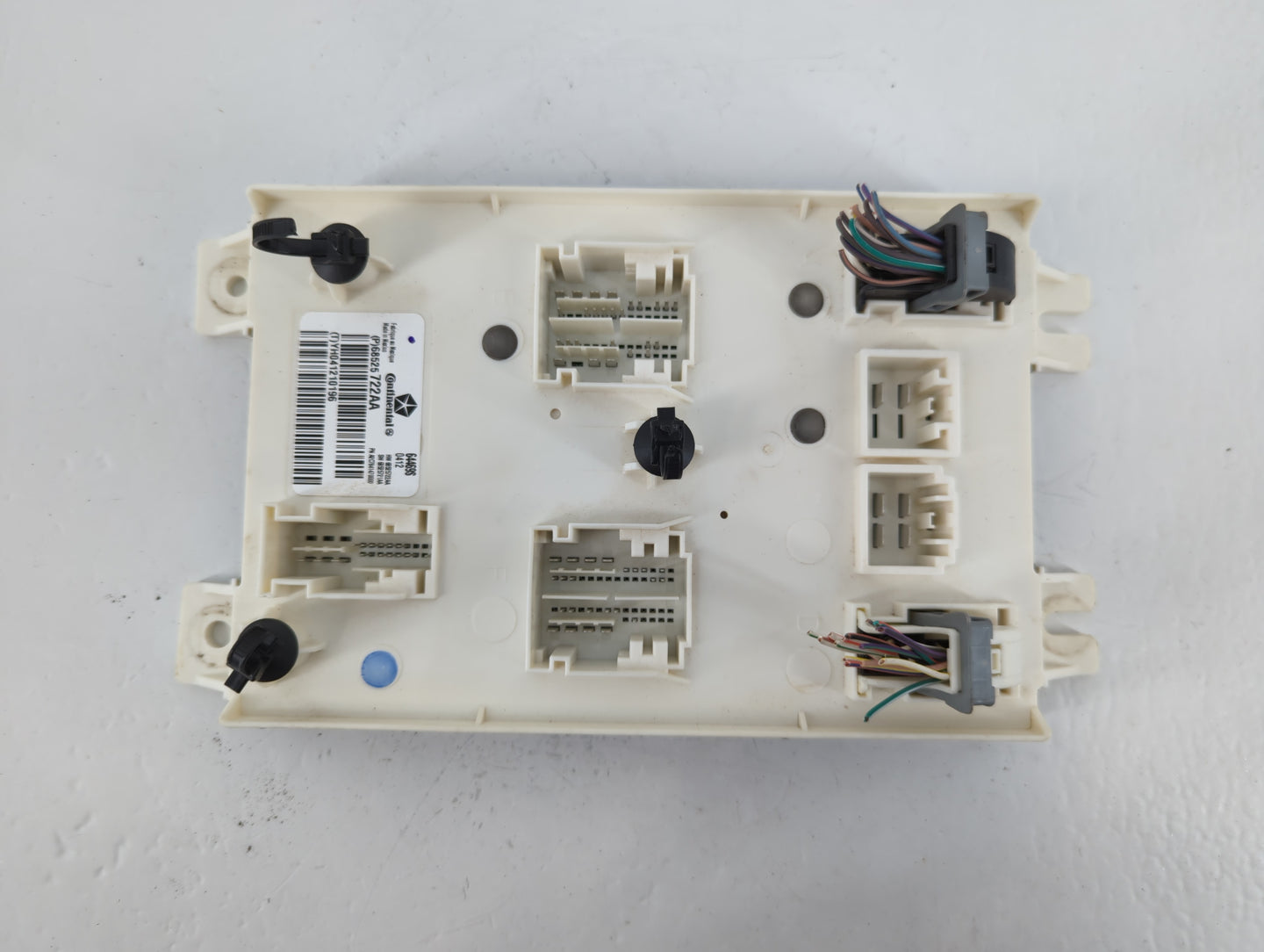 2022 Chrysler 300 Body Control Module Bcm Inner Cabin Fuse Box - Oemusedautoparts1.com