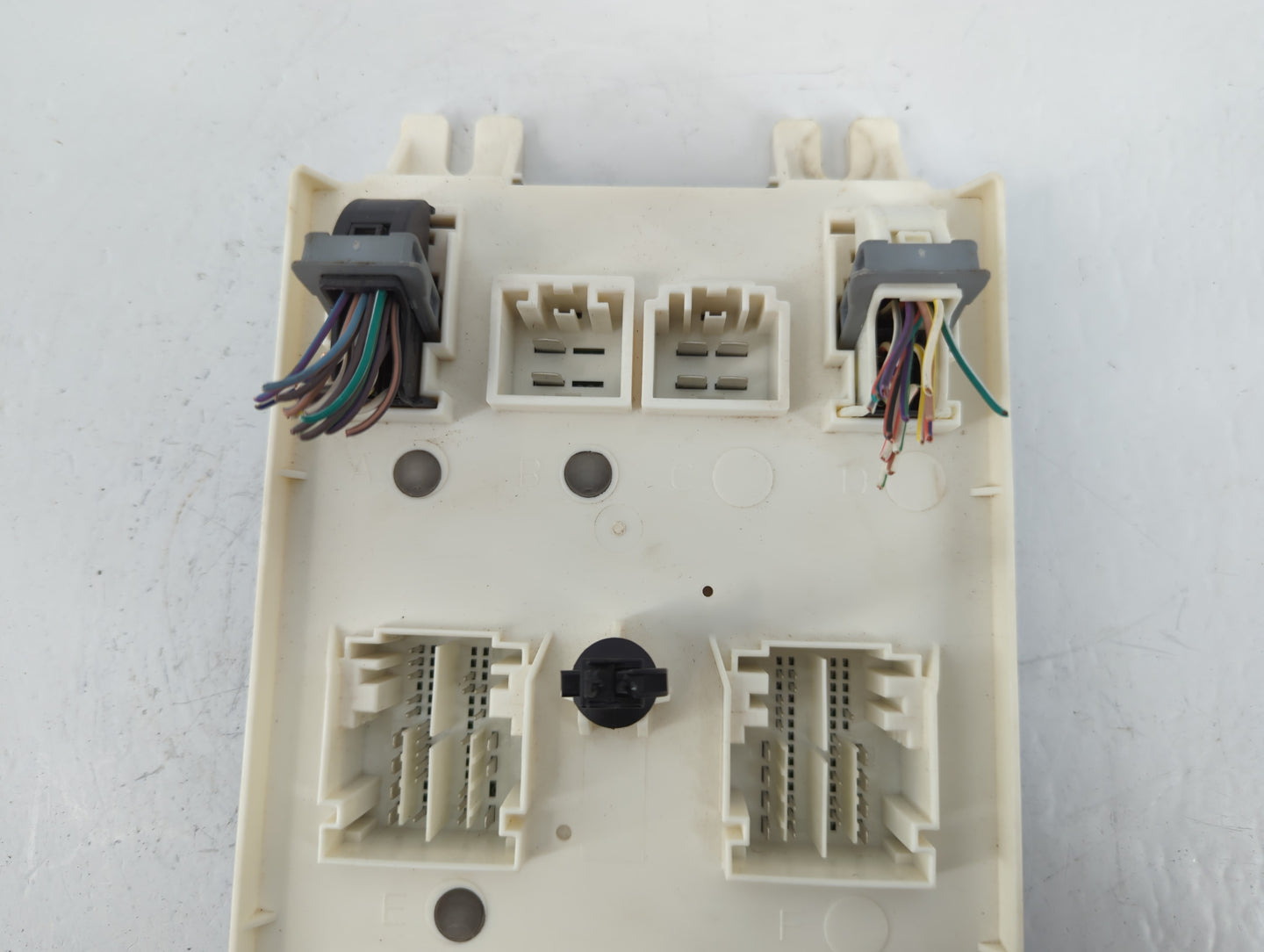 2022 Chrysler 300 Body Control Module Bcm Inner Cabin Fuse Box - Oemusedautoparts1.com