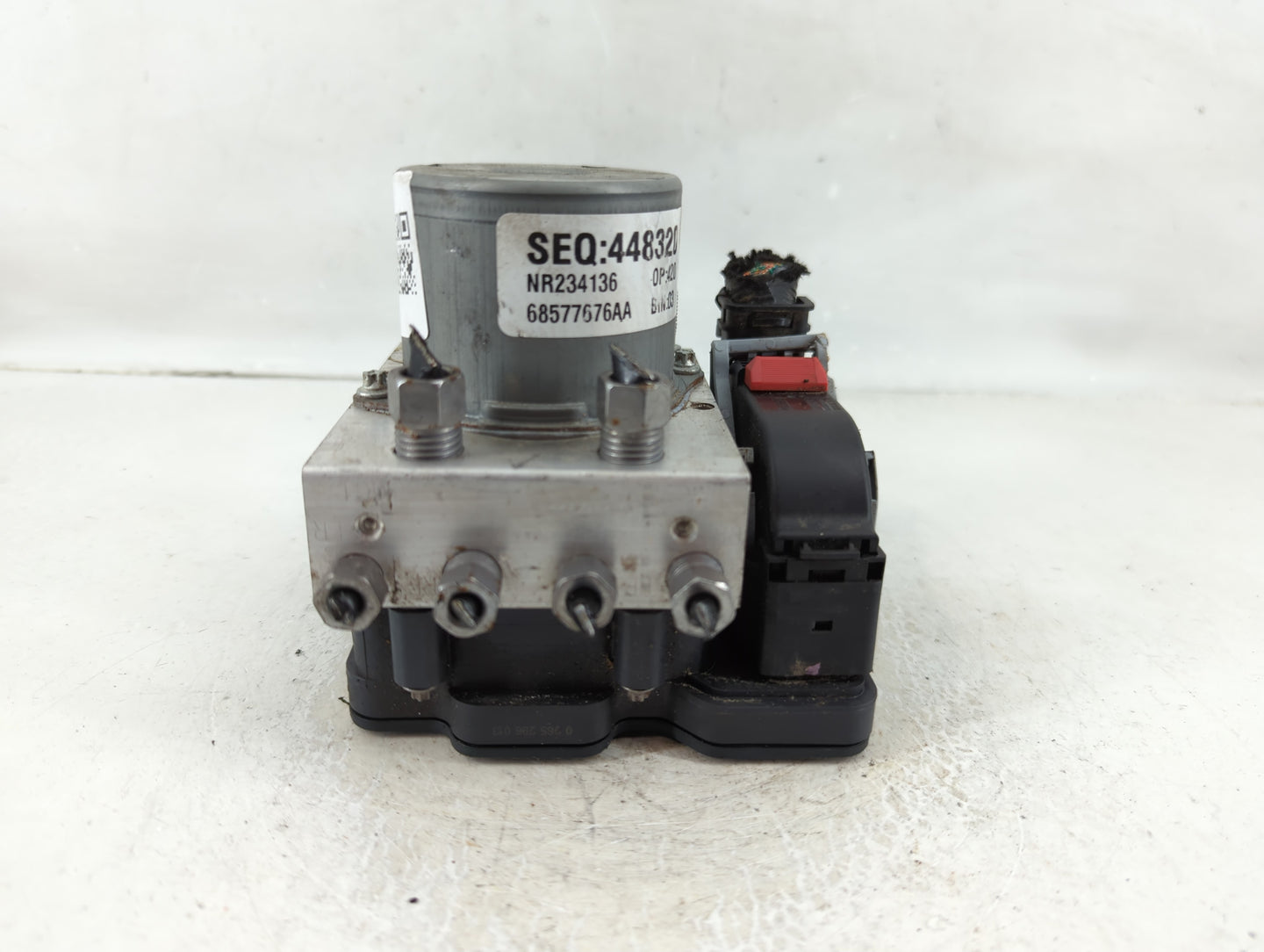 2020-2022 Chrysler Pacifica ABS Pump Control Module Replacement P/N:68577676AA Fits Fits 2020 2021 2022 OEM Used Auto Parts 