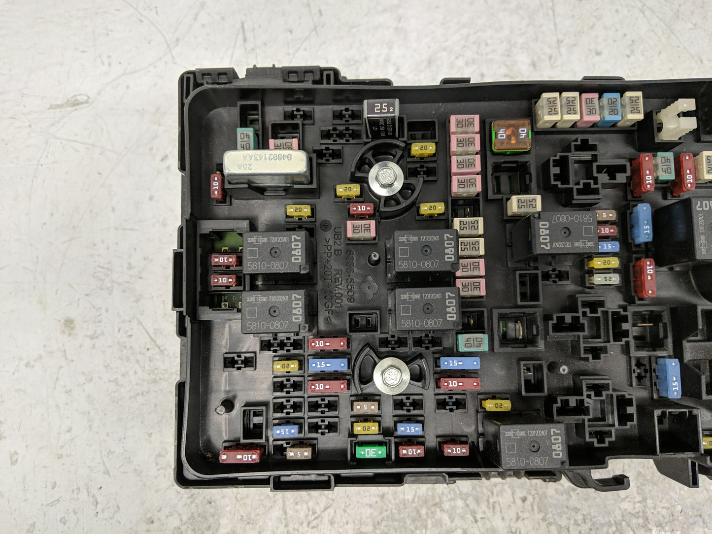 2022 Chrysler Pacifica Fusebox Fuse Box Panel Relay Module P/N:6351-5316 Fits OEM Used Auto Parts - Oemusedautoparts1.com