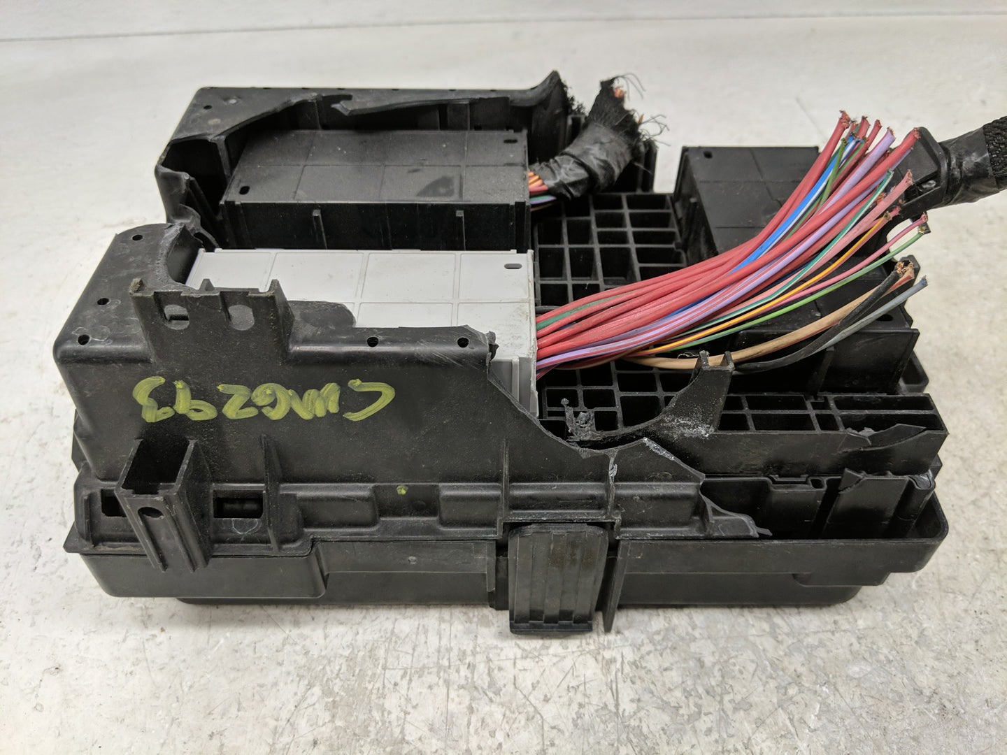 2022 Chrysler Pacifica Fusebox Fuse Box Panel Relay Module P/N:6351-5316 Fits OEM Used Auto Parts - Oemusedautoparts1.com