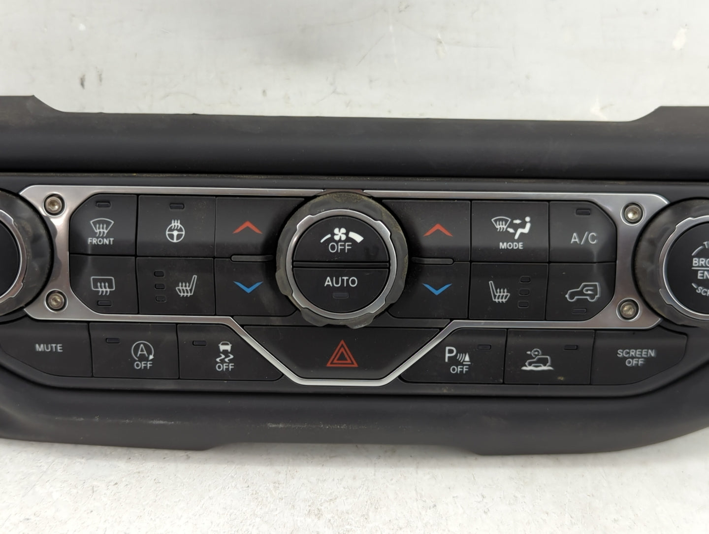 2021-2022 Chrysler Pacifica Climate Control Module Temperature AC/Heater Replacement P/N:P7BU53DX9AA Fits Fits 2021 2022 OEM