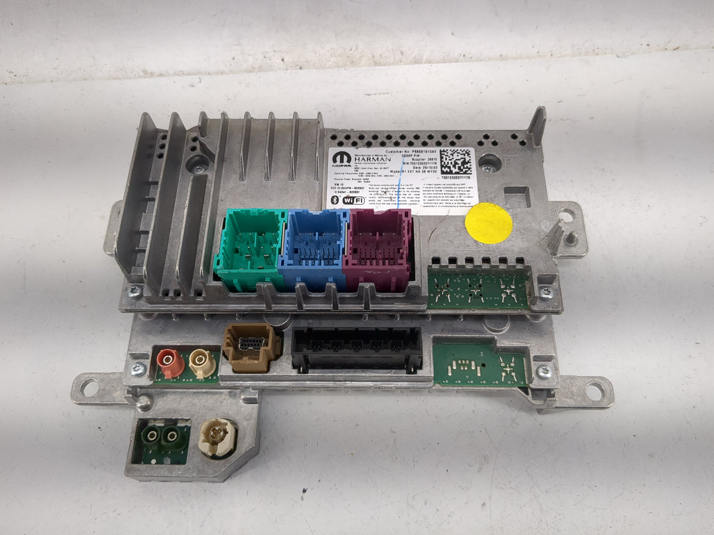 2022 Chrysler Pacifica Radio Speaker Amplifier - Oemusedautoparts1.com