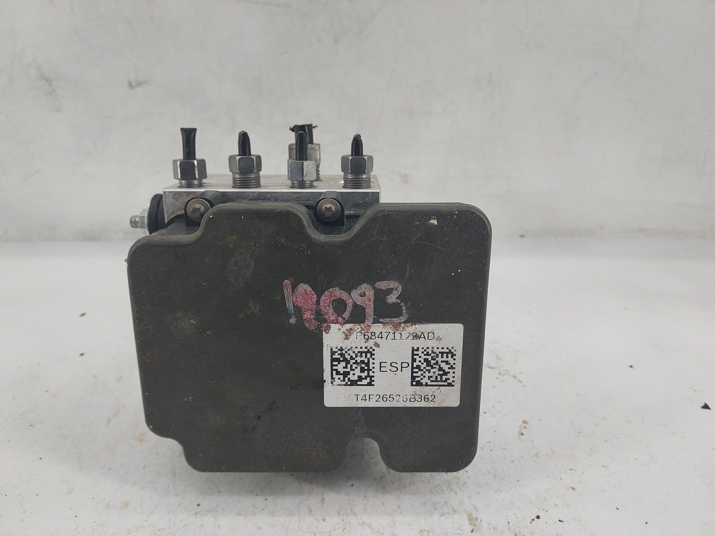 2020-2022 Chrysler Pacifica ABS Pump Control Module Replacement P/N:68471122AD P68471122AD, T4F26526B362 Fits Fits 2020 2021