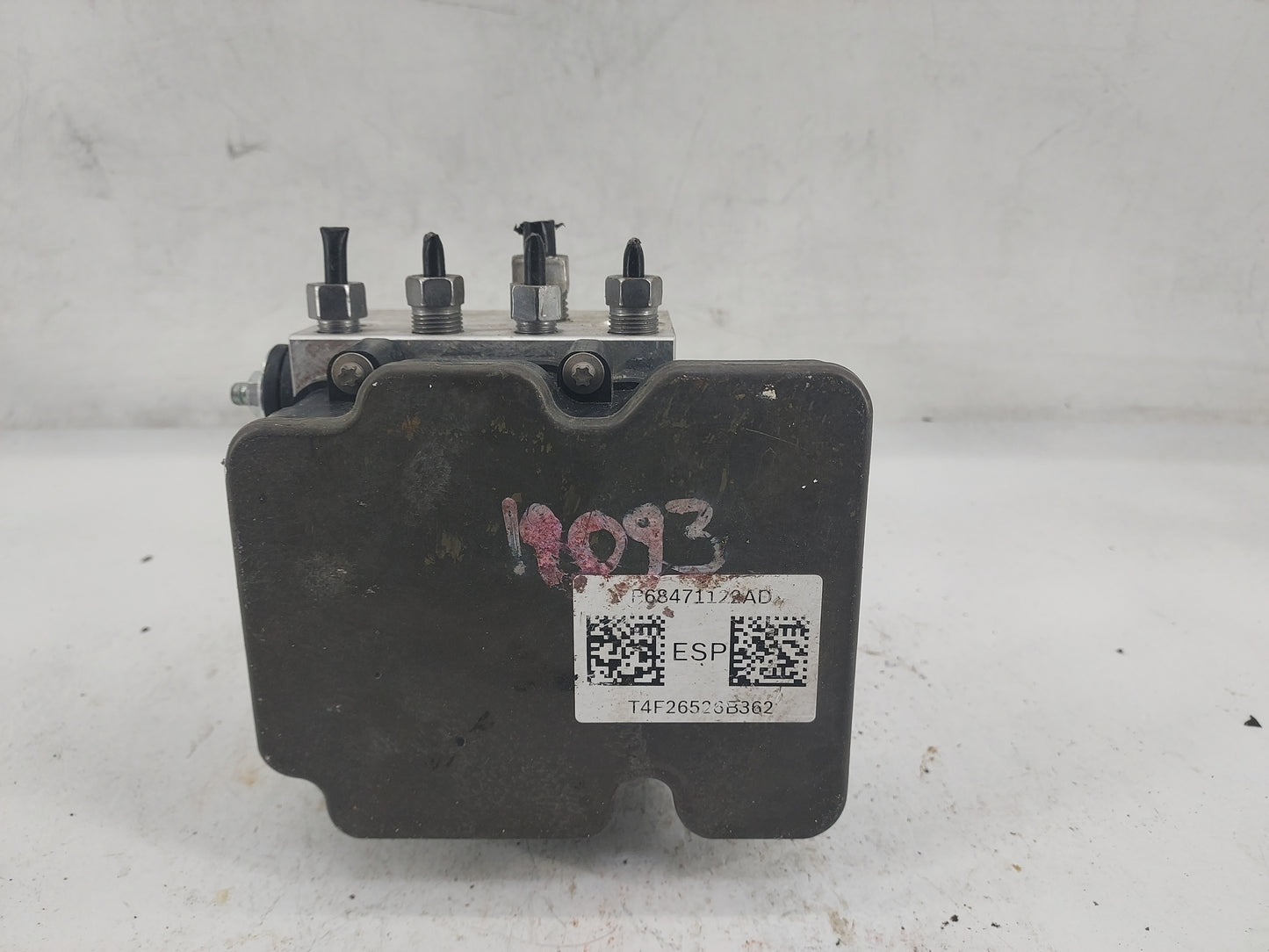 2020-2022 Chrysler Pacifica ABS Pump Control Module Replacement P/N:68471122AD P68471122AD, T4F26526B362 Fits Fits 2020 2021