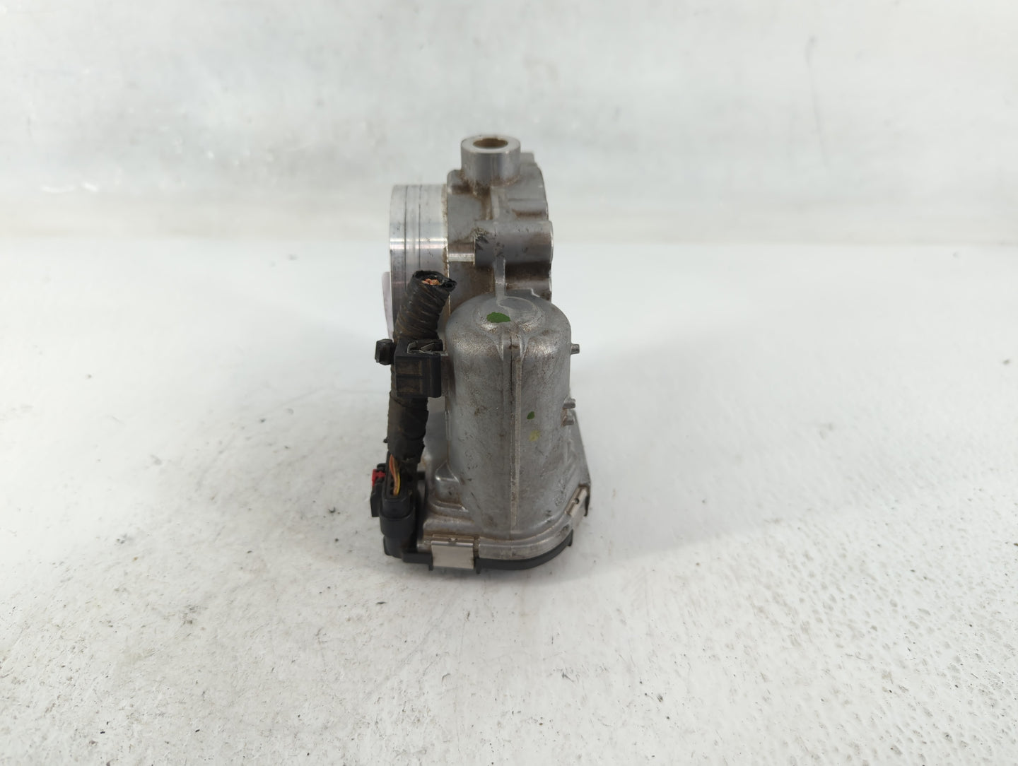 2017-2022 Chrysler Pacifica Throttle Body P/N:0 280 750 570 05184349AC Fits OEM Used Auto Parts - Oemusedautoparts1.com