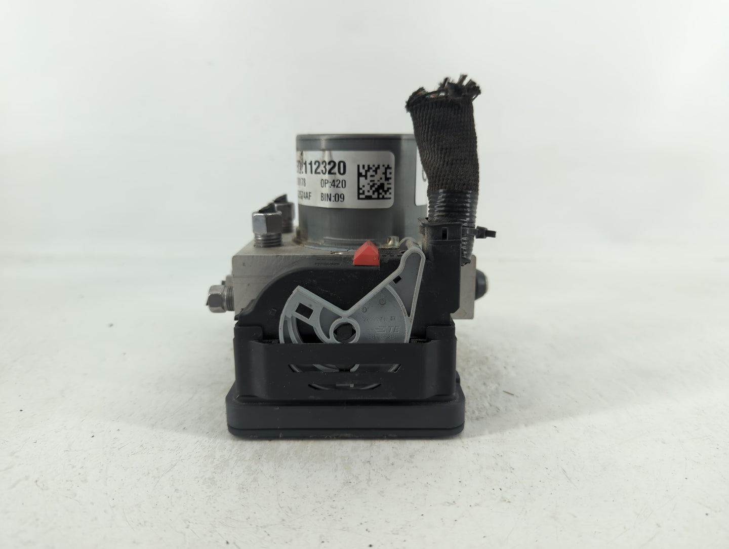 2020-2022 Chrysler Pacifica ABS Pump Control Module Replacement P/N:68453574AF Fits Fits 2020 2021 2022 OEM Used Auto Parts 