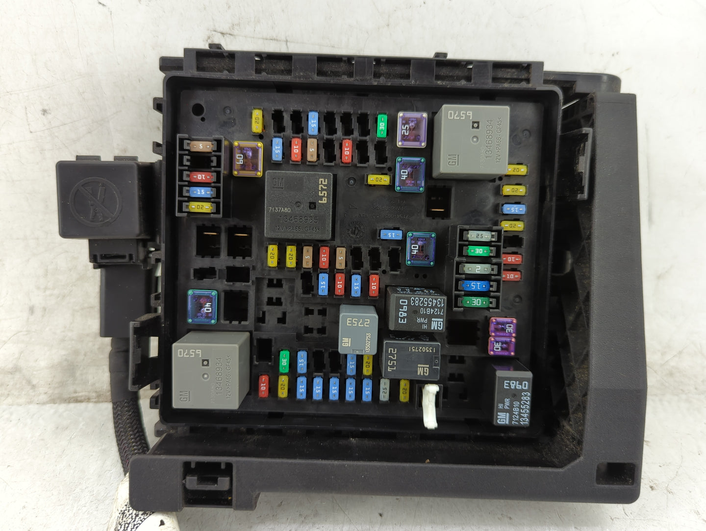 2022 Chrysler Traveler Fusebox Fuse Box Panel Relay Module P/N:7171-4521-30 Fits OEM Used Auto Parts - Oemusedautoparts1.com