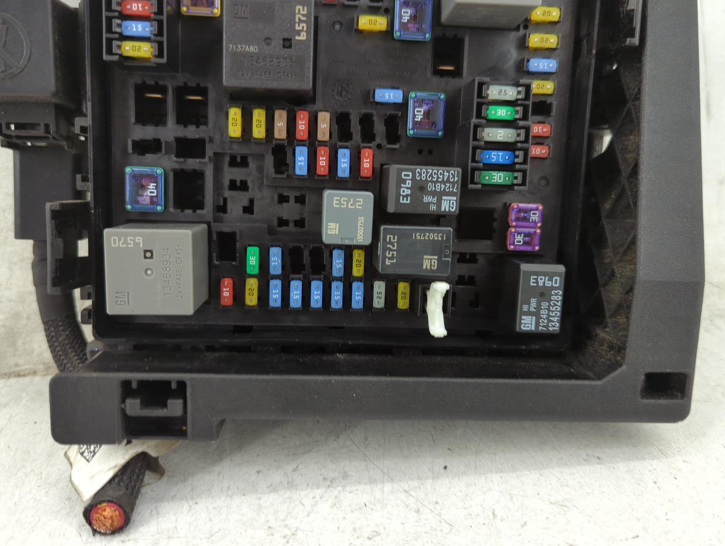 2022 Chrysler Traveler Fusebox Fuse Box Panel Relay Module P/N:7171-4521-30 Fits OEM Used Auto Parts - Oemusedautoparts1.com