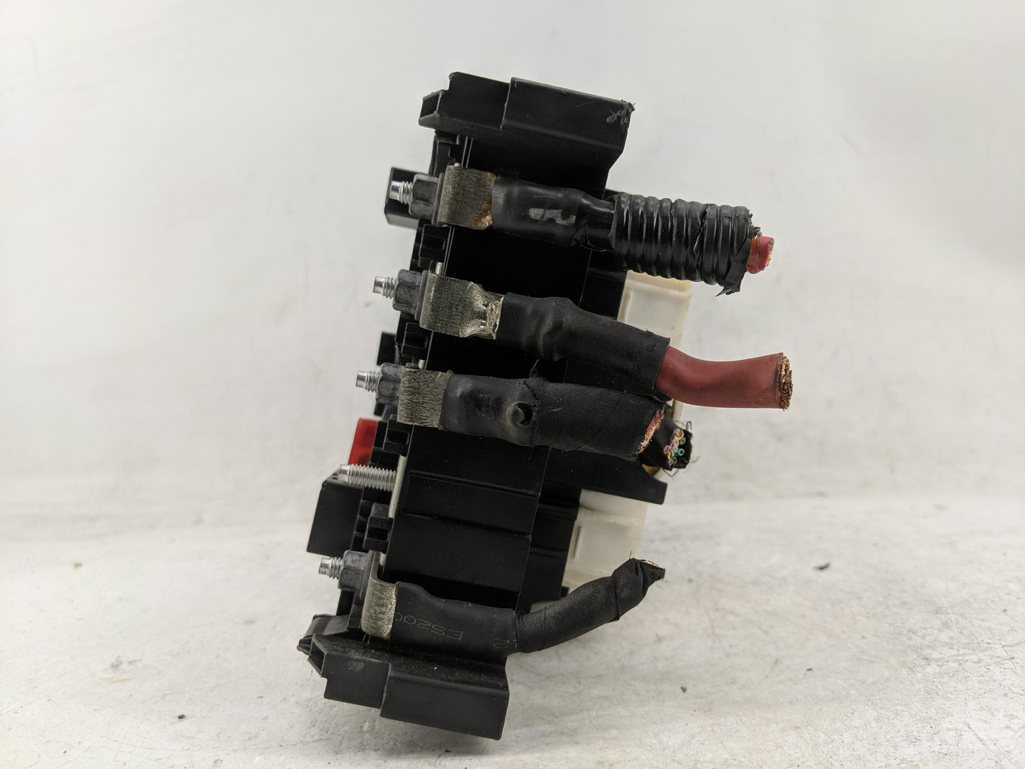 2020-2022 Chrysler Voyager Fusebox Fuse Box Panel Relay Module Fits Fits 2020 2021 2022 OEM Used Auto Parts - Oemusedautopar