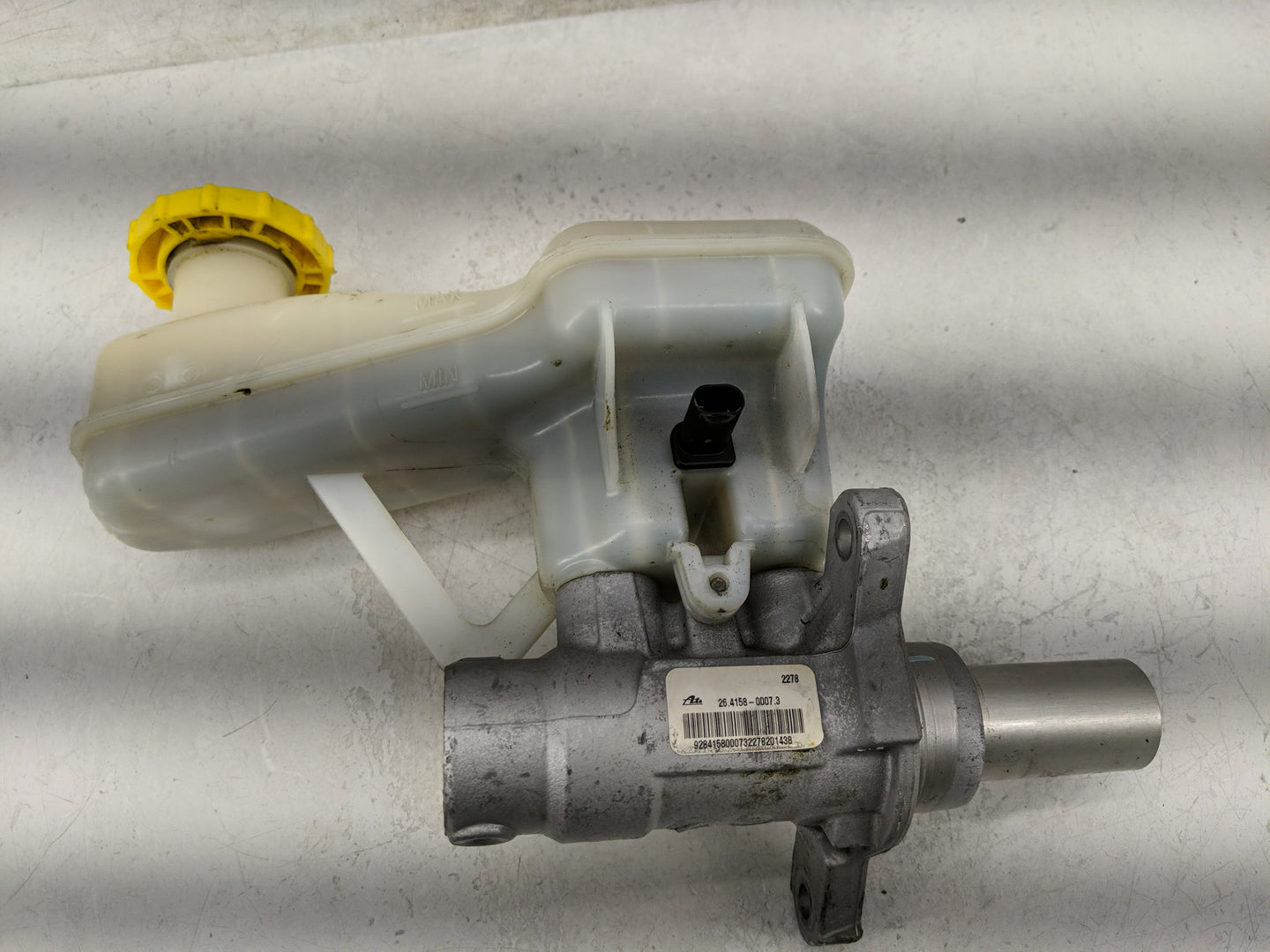 2020-2022 Chrysler Voyager Brake Master Cylinder 1311484 - Oemusedautoparts1.com